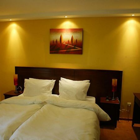 Garni Hotel Contact بلغراد المظهر الخارجي الصورة
