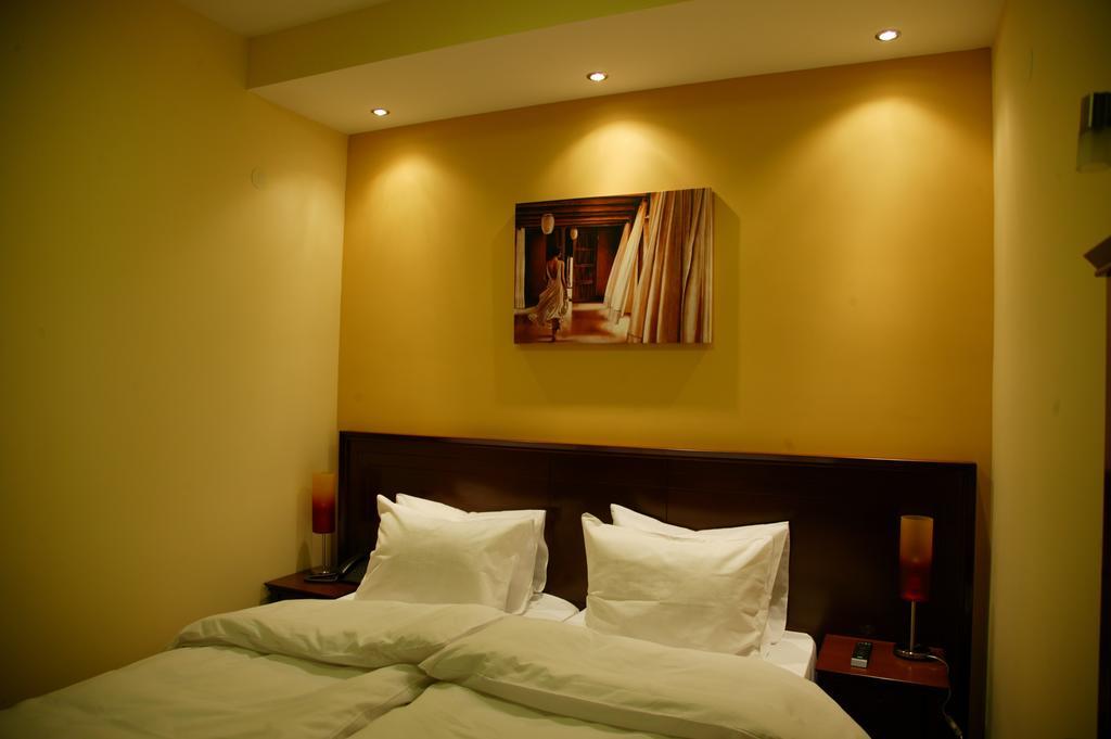 Garni Hotel Contact بلغراد الغرفة الصورة