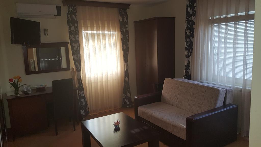 Garni Hotel Contact بلغراد المظهر الخارجي الصورة