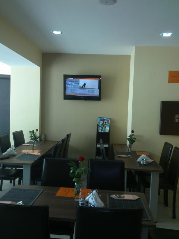 Garni Hotel Contact بلغراد المظهر الخارجي الصورة