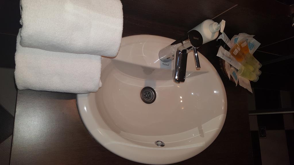 Garni Hotel Contact بلغراد المظهر الخارجي الصورة